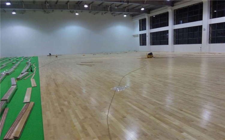 專業(yè)的實(shí)木運(yùn)動地板怎么保養(yǎng)？