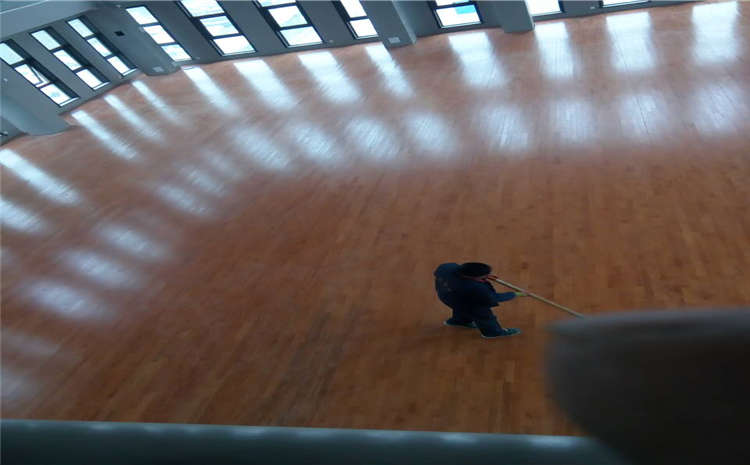 大型運(yùn)動(dòng)木地板廠家電話