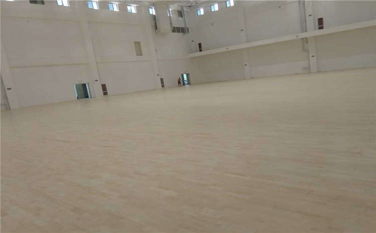 內(nèi)蒙古柞木運(yùn)動(dòng)木地板價(jià)格