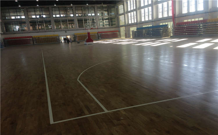 松木體育木地板廠家