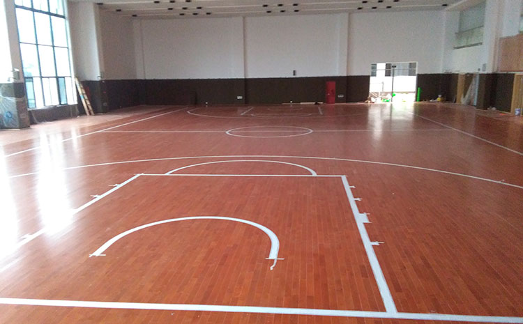 運動木地板安裝伸縮縫標準是多少？