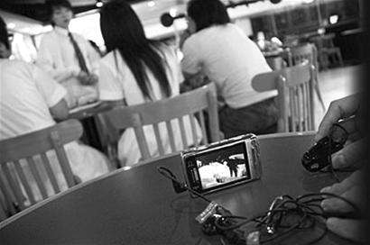 學(xué)校風(fēng)雨操場(chǎng)運(yùn)動(dòng)地板造價(jià)