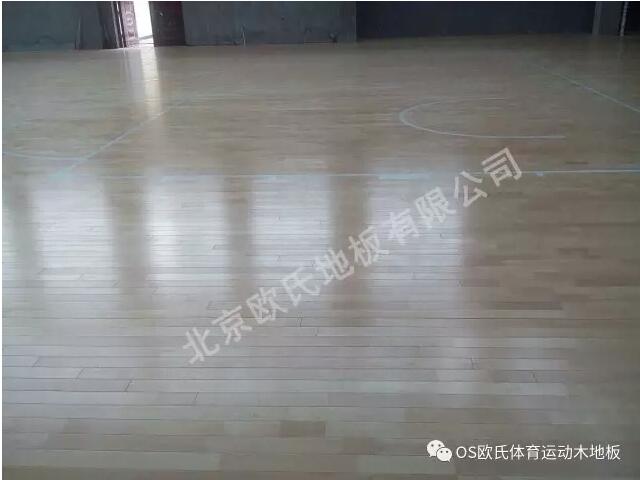 浙江義烏后宅第二小學(xué)體育館木地板工程案例圖1 浙江義烏后宅第二小學(xué)體育館木地板工程案例圖1