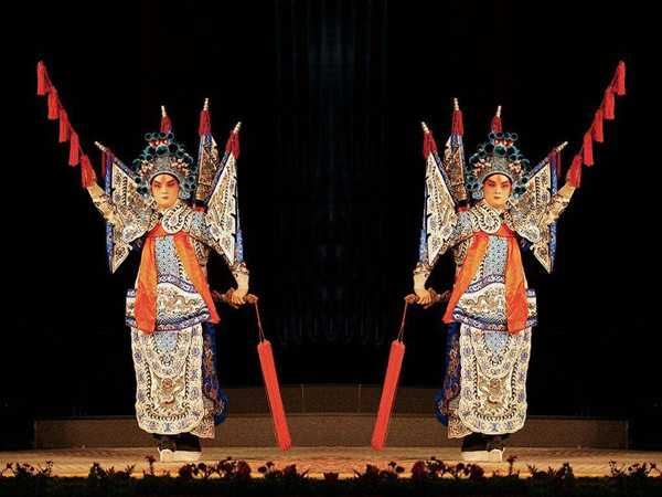 舞臺地板上的京劇表演 舞臺地板上的京劇表演