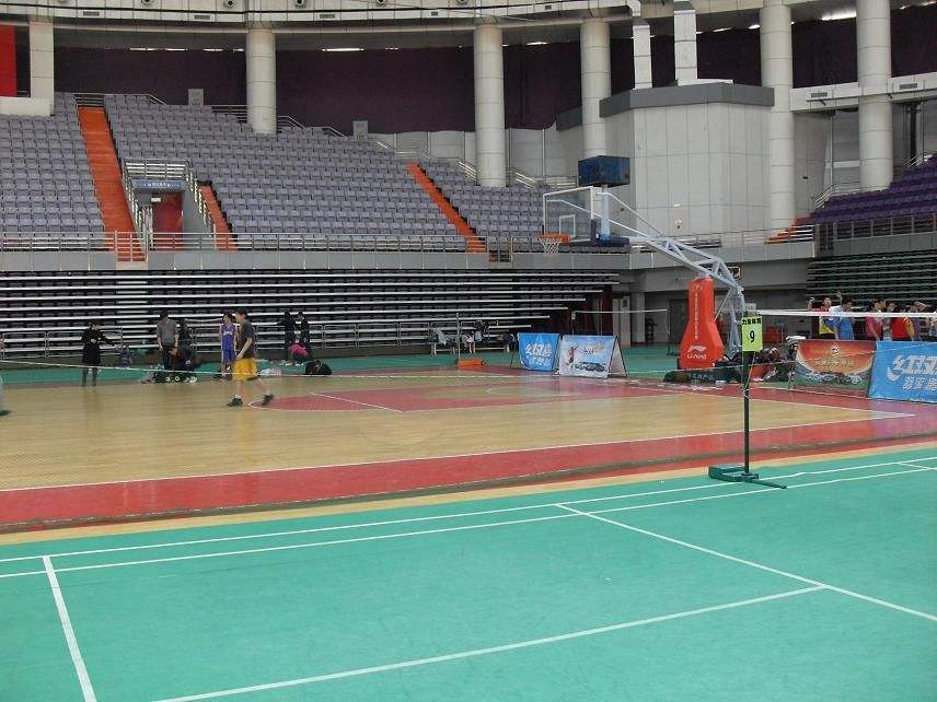 實(shí)木運(yùn)動地板