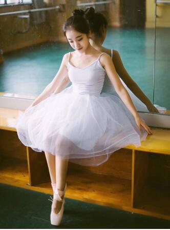 注意:并不是所有的舞蹈都適合運(yùn)動(dòng)木地板 注意:并不是所有的舞蹈都適合運(yùn)動(dòng)木地板