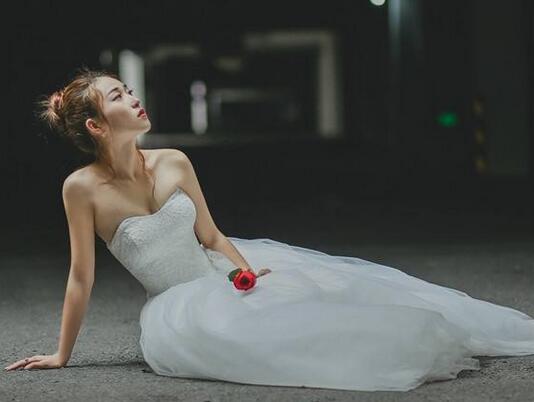 注意:并不是所有的舞蹈都適合運(yùn)動(dòng)木地板 注意:并不是所有的舞蹈都適合運(yùn)動(dòng)木地板