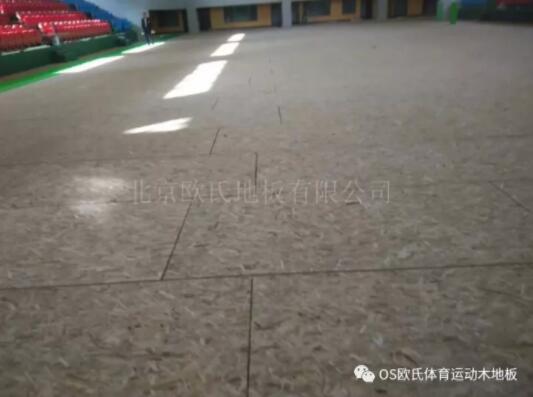 專業(yè)體育運動木地板的結(jié)構(gòu)和施工安裝的方法 專業(yè)體育運動木地板的結(jié)構(gòu)和施工安裝的方法