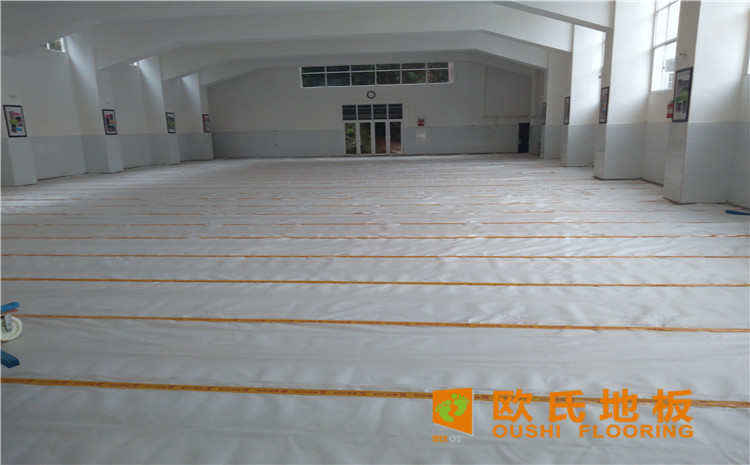 云南省紅河州個(gè)舊市綠春小學(xué)體育館木地板案例-歐氏運(yùn)動(dòng)木地板