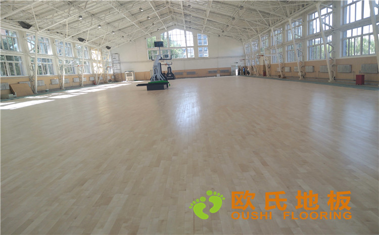 內(nèi)蒙古呼和浩特賽罕區(qū)師范大學(xué)體育學(xué)院訓(xùn)練館運動木地板案例-歐氏運動木地板