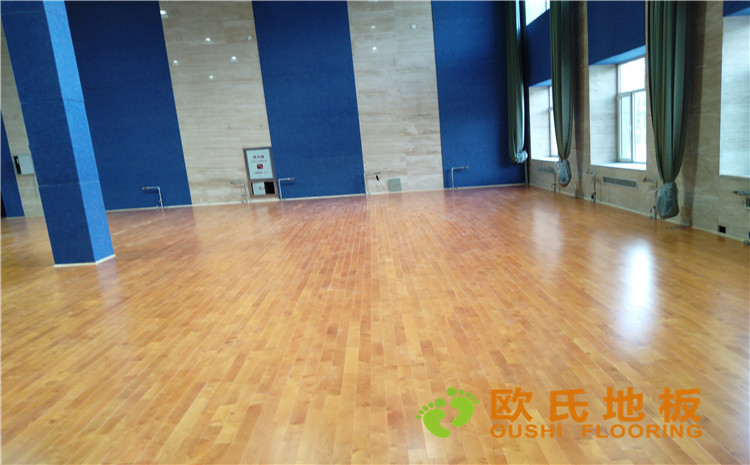 內(nèi)蒙古赤峰市**稅務(wù)總局職工活動(dòng)中心木地板案例-歐氏運(yùn)動(dòng)木地板
